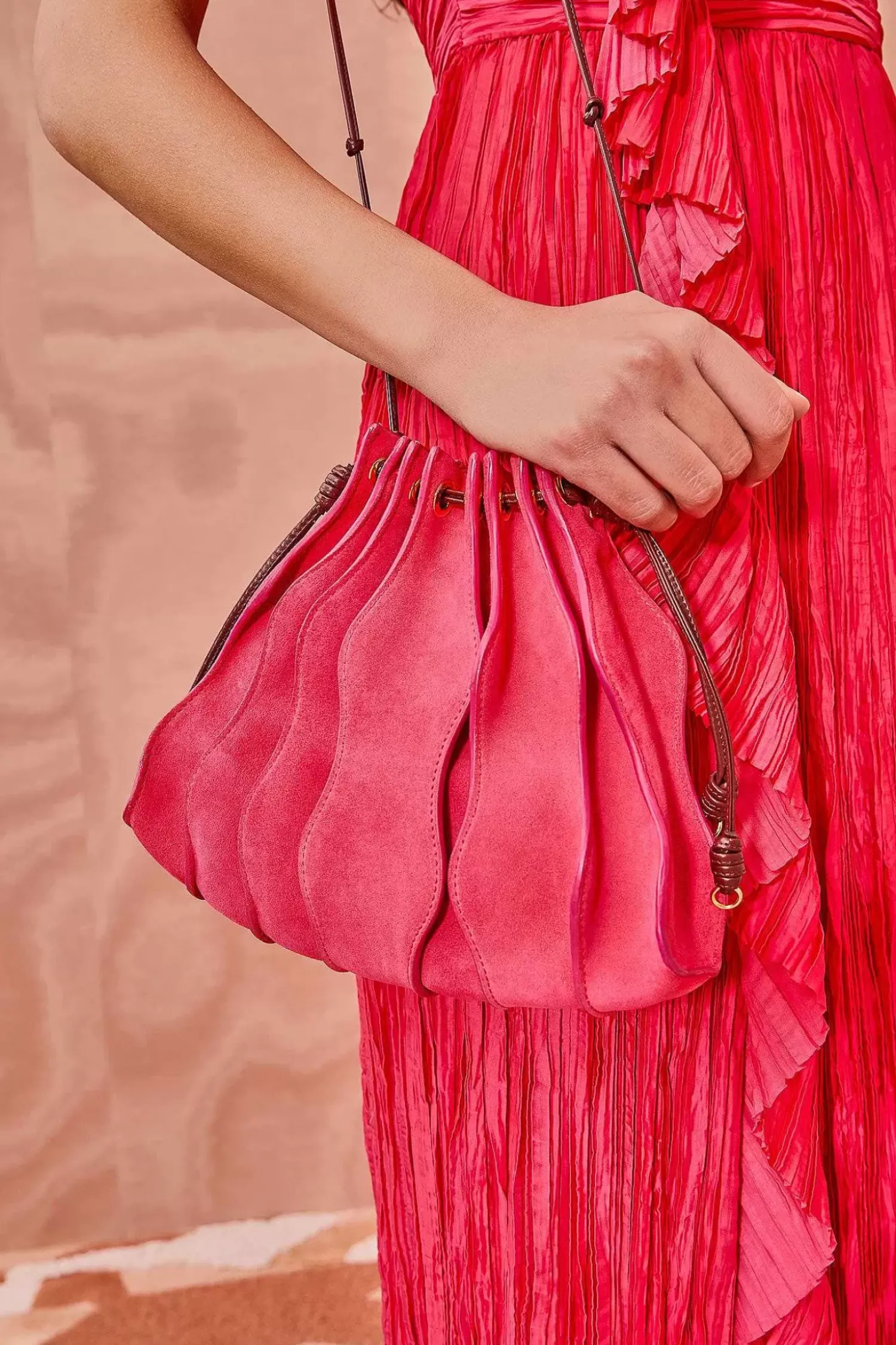 Ulla Johnson Adria Liten Plissert Bolgeveske